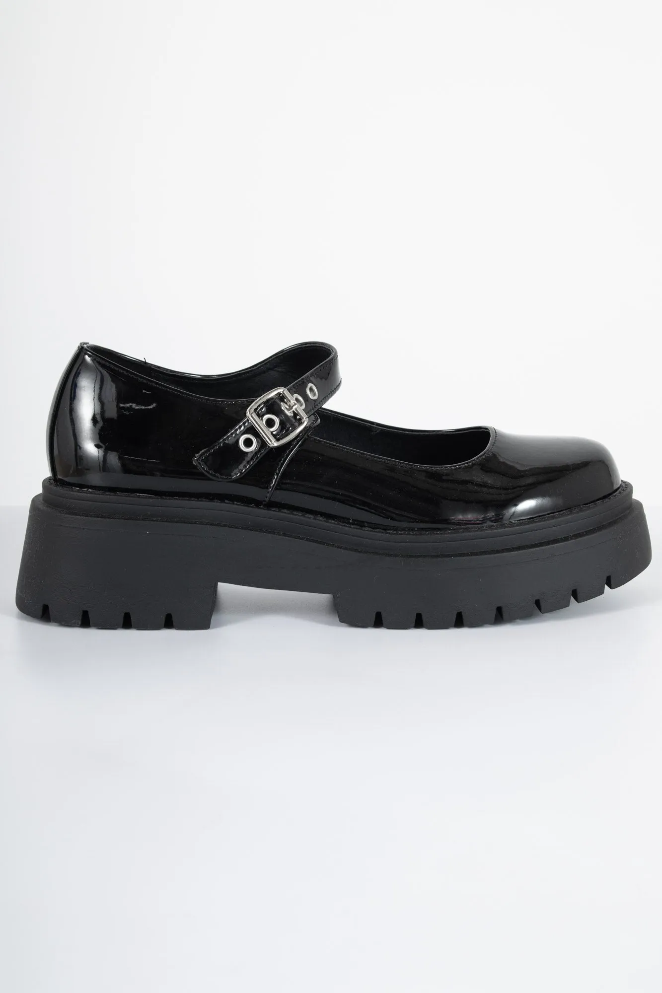 Heartbreak Chunky Flat Shoes in Black