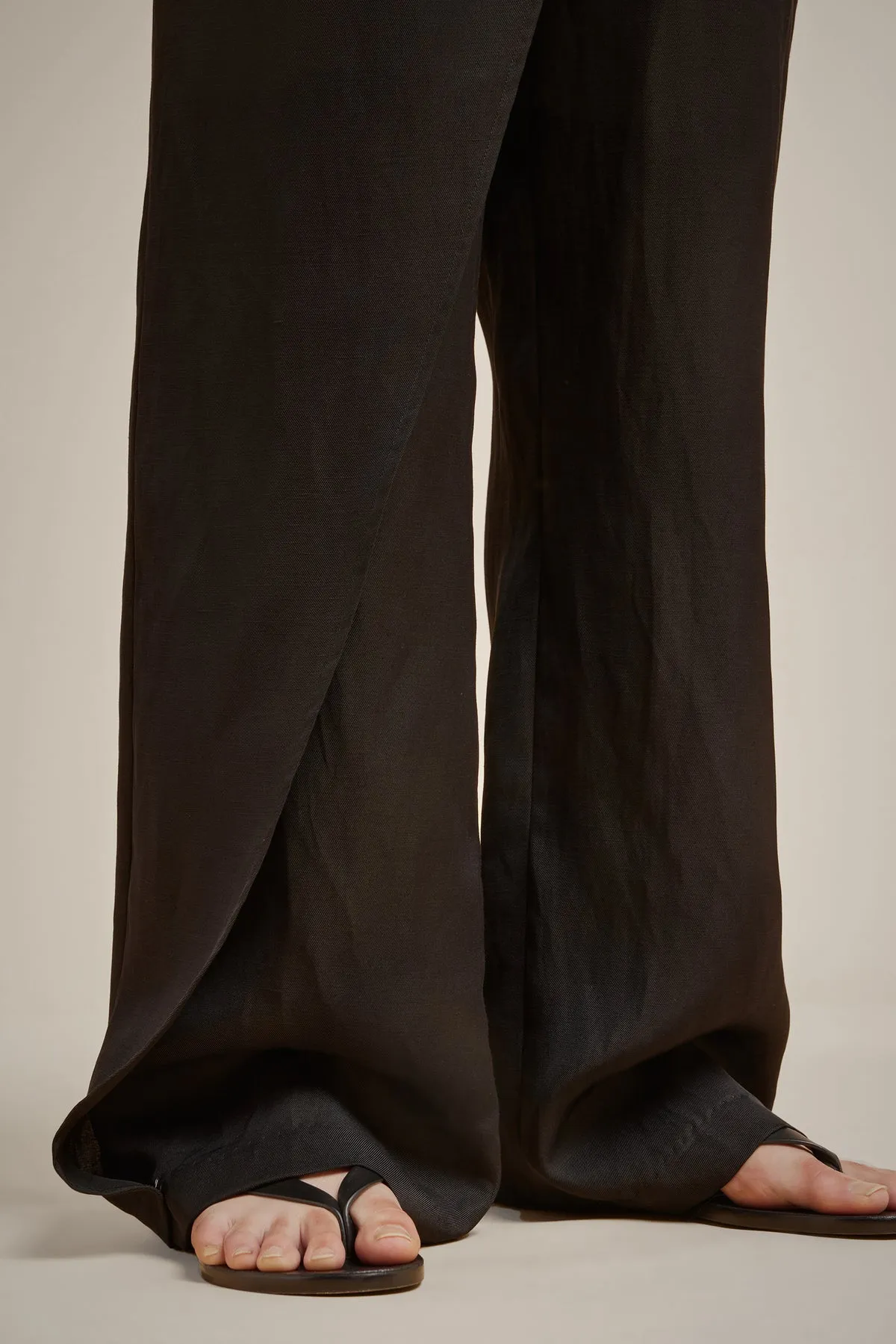 Straight Leg Trousers - Black