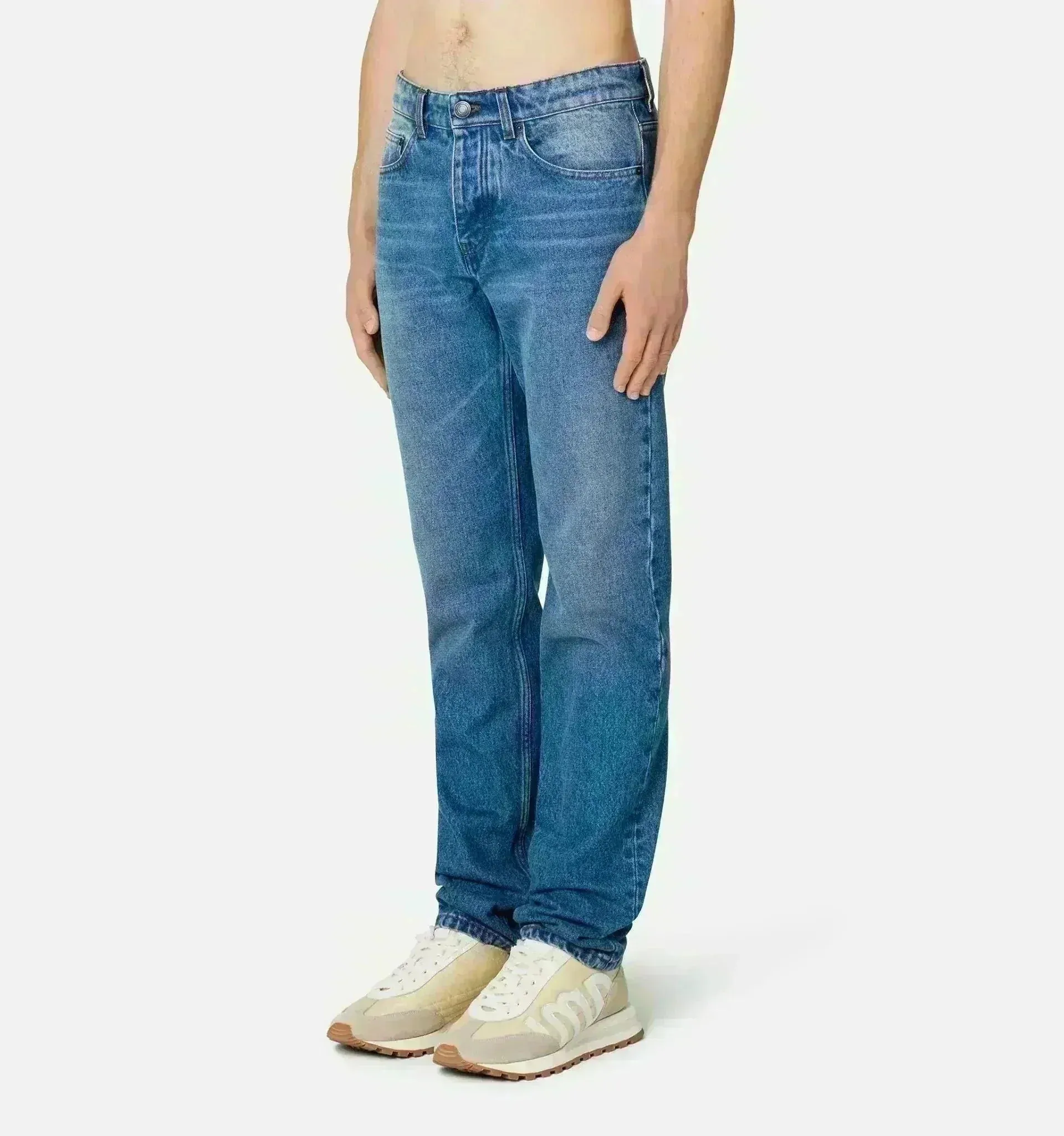 Tapered fit jeans