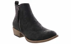 Very G Chisel Women’s Fashion Boot-Black