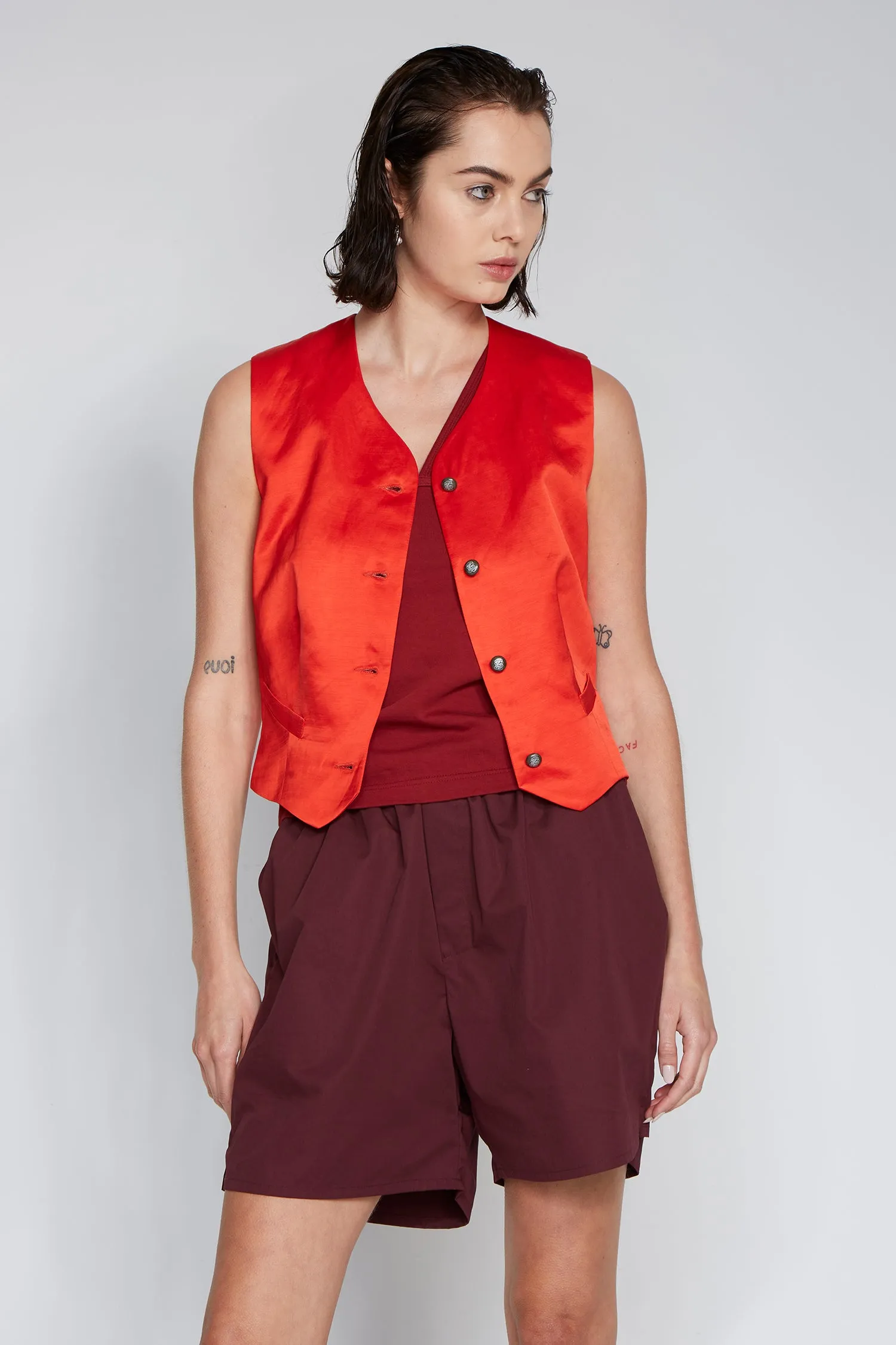 ZAMBESI   BEST VEST IN SCARLET, S23